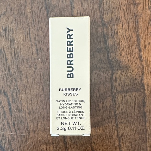 Burberry Kisses Lipstick in Horseferry Beige - Picture 4 of 4